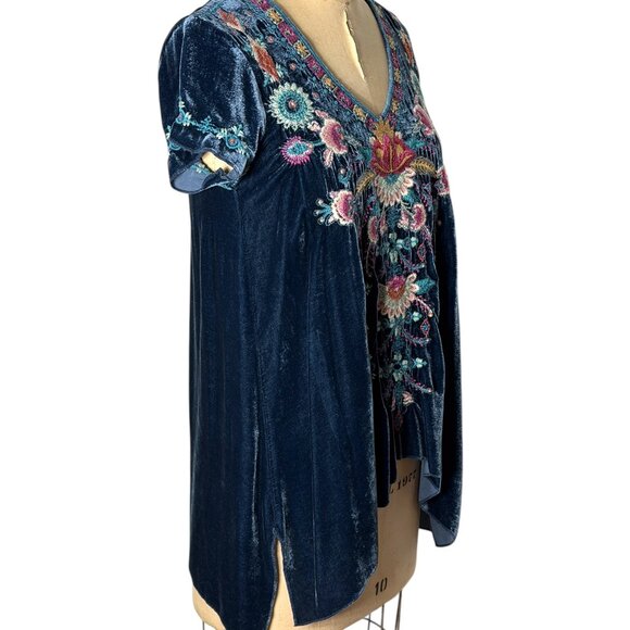 Gorgeous embroidered High-Low velvet top by Johnny Was Size S - Picture 5 of 6